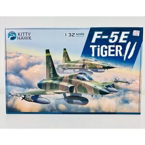Kitty Hawk F-5E Tiger II 1:32 Plastic Model Kit KH32018 NIOB